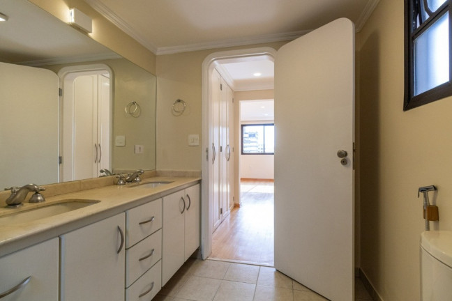 Imagem Apartamento com 3 Quartos à Venda, 209 m² em Itaim Bibi - São Paulo Imagem Apartamento com 3 Quartos à Venda, 209 m² em Itaim Bibi - São Paulo
