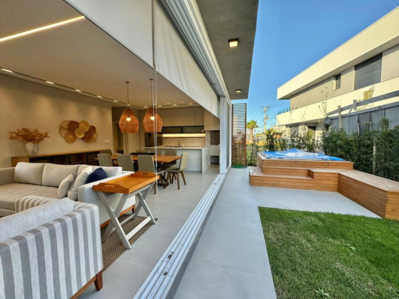 Imagem Casa com 4 Quartos à Venda, em -- - Capao Da Canoa Imagem Casa com 4 Quartos à Venda, em -- - Capao Da Canoa