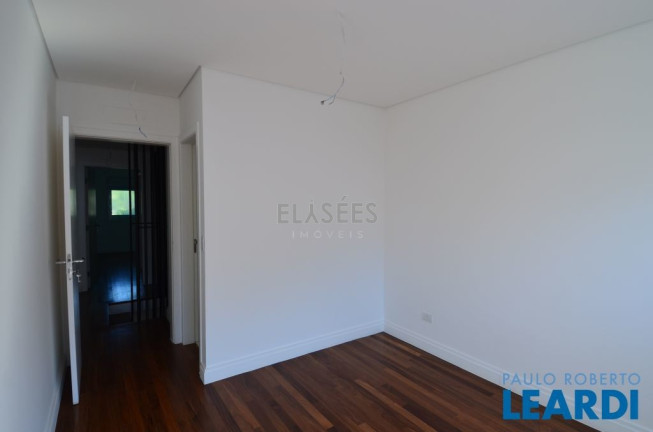Imagem Sobrado com 4 Quartos à Venda, 321 m² em Vila Morumbi - São Paulo Imagem Sobrado com 4 Quartos à Venda, 321 m² em Vila Morumbi - São Paulo