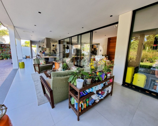 Imagem Imóvel com 5 Quartos à Venda, em Riviera - Bertioga Imagem Imóvel com 5 Quartos à Venda, em Riviera - Bertioga