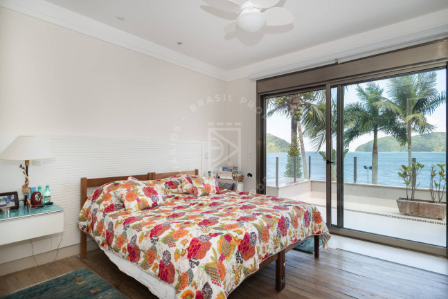 Imagem Casa com 8 Quartos à Venda, 600 m² em Tabatinga - Caraguatatuba Imagem Casa com 8 Quartos à Venda, 600 m² em Tabatinga - Caraguatatuba