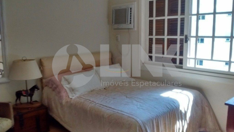 Imagem Apartamento com 3 Quartos à Venda, 194 m² em Auxiliadora - Porto Alegre Imagem Apartamento com 3 Quartos à Venda, 194 m² em Auxiliadora - Porto Alegre