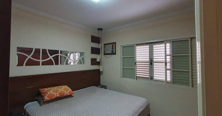 Imagem Casa com 3 Quartos à Venda, 250 m² em Limeira Imagem Casa com 3 Quartos à Venda, 250 m² em Limeira