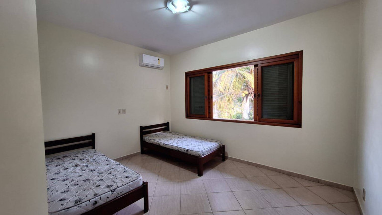 Imagem Casa com 4 Quartos à Venda, 329 m² em Riviera De São Lourenço - Bertioga Imagem Casa com 4 Quartos à Venda, 329 m² em Riviera De São Lourenço - Bertioga