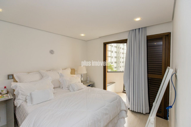 Imagem Apartamento com 4 Quartos à Venda, 220 m² em Moema - São Paulo