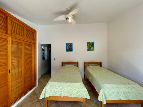 Imagem Casa com 4 Quartos para Temporada, em Bombinhas Imagem Casa com 4 Quartos para Temporada, em Bombinhas