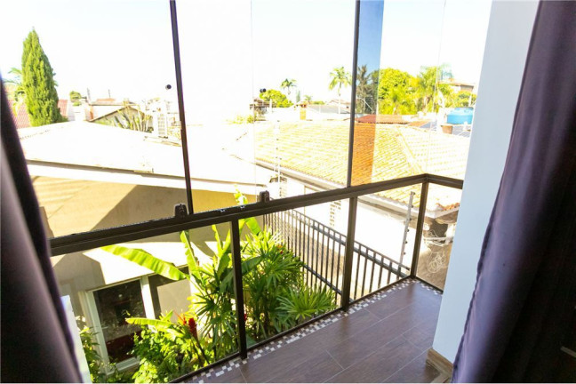 Imagem Casa com 4 Quartos à Venda, 400 m² em Jardim Planalto - Porto Alegre Imagem Casa com 4 Quartos à Venda, 400 m² em Jardim Planalto - Porto Alegre