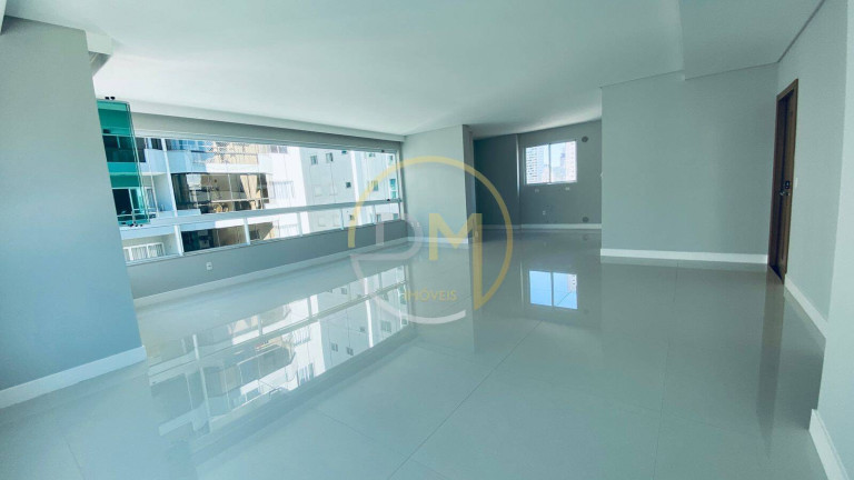 Imagem Apartamento com 3 Quartos à Venda, 142 m² em Centro - Balneário Camboriú Imagem Apartamento com 3 Quartos à Venda, 142 m² em Centro - Balneário Camboriú