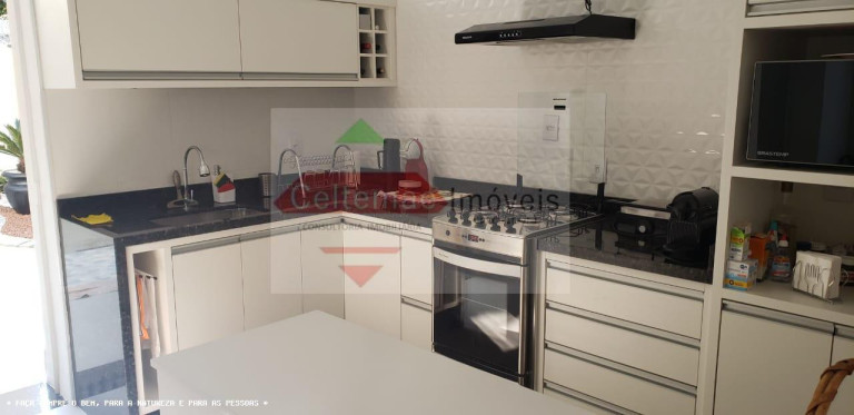 Imagem Casa com 4 Quartos à Venda, 329 m² em Centro - Taubaté Imagem Casa com 4 Quartos à Venda, 329 m² em Centro - Taubaté