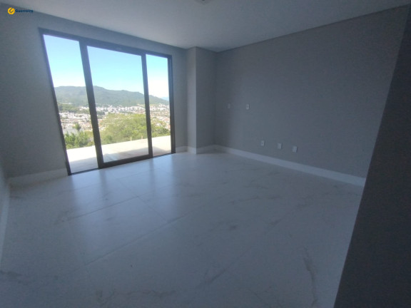 Imagem Casa de Condomínio com 3 Quartos à Venda, 558 m² em Itacorubi - Florianópolis Imagem Casa de Condomínio com 3 Quartos à Venda, 558 m² em Itacorubi - Florianópolis