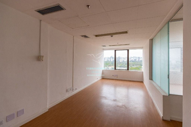 Sala Comercial à Venda, 29 m² em Jardim Paulista - São Paulo