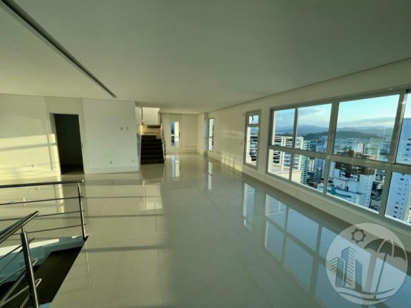 Imagem Cobertura com 3 Quartos à Venda, 330 m² em Centro - Balneário Camboriú Imagem Cobertura com 3 Quartos à Venda, 330 m² em Centro - Balneário Camboriú