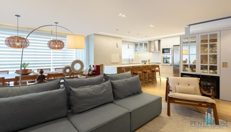 Imagem Apartamento com 3 Quartos à Venda, 130 m² em Centro - Balneário Camboriú Imagem Apartamento com 3 Quartos à Venda, 130 m² em Centro - Balneário Camboriú