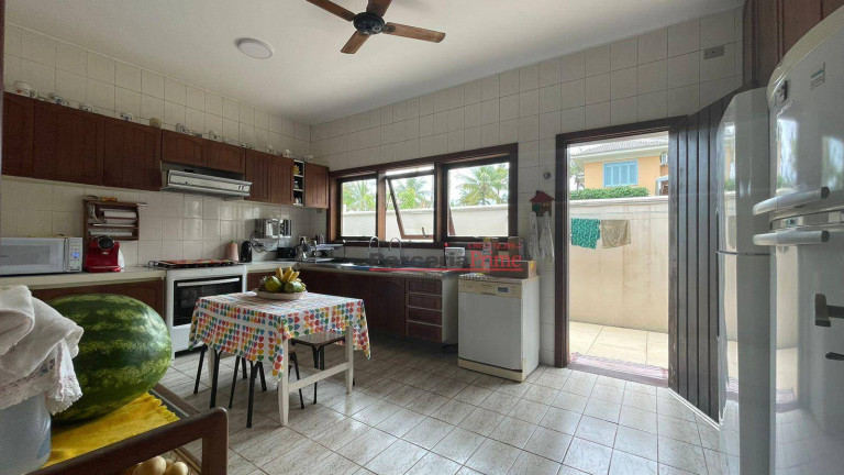 Imagem Casa com 6 Quartos à Venda, 323 m² em Riviera Módulo 5 - Bertioga Imagem Casa com 6 Quartos à Venda, 323 m² em Riviera Módulo 5 - Bertioga