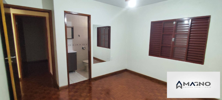 Imagem Casa com 3 Quartos à Venda, 131 m² em Coqueiral - Cascavel
