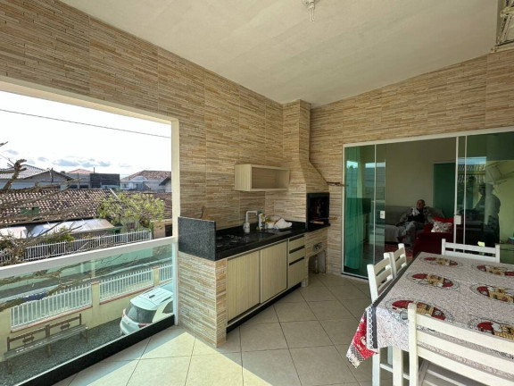 Imagem Casa com 6 Quartos à Venda, 200 m² em Centro - Balneário Barra Do Sul Imagem Casa com 6 Quartos à Venda, 200 m² em Centro - Balneário Barra Do Sul