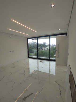 Imagem Casa com 3 Quartos à Venda, 220 m² em Fazenda Rodeio - Mogi Das Cruzes Imagem Casa com 3 Quartos à Venda, 220 m² em Fazenda Rodeio - Mogi Das Cruzes