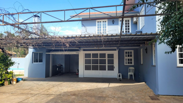 Imagem Casa com 3 Quartos à Venda, 360 m² em Camobi - Santa Maria