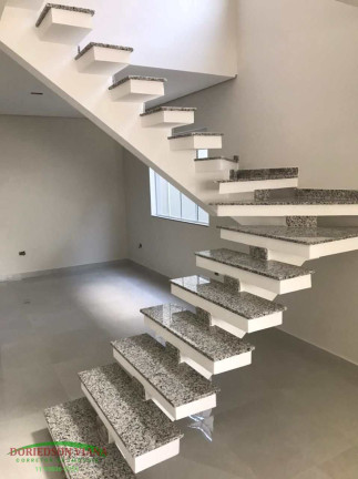 Imagem Sobrado com 3 Quartos à Venda, 157 m² em Vila Milton - Guarulhos Imagem Sobrado com 3 Quartos à Venda, 157 m² em Vila Milton - Guarulhos
