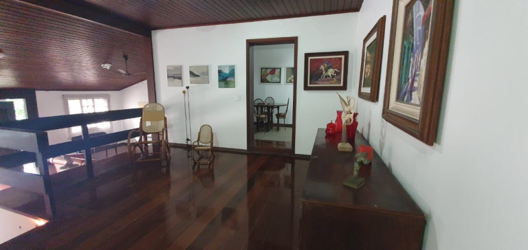 Imagem Casa com 4 Quartos à Venda, em São Francisco - Niterói Imagem Casa com 4 Quartos à Venda, em São Francisco - Niterói