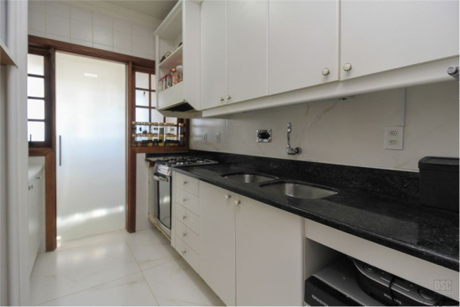 Imagem Imóvel com 4 Quartos à Venda, 159 m² em Boa Vista - Porto Alegre Imagem Imóvel com 4 Quartos à Venda, 159 m² em Boa Vista - Porto Alegre