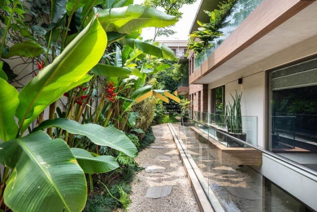 Imagem Casa com 3 Quartos à Venda, 628 m² em Alto De Pinheiros - São Paulo