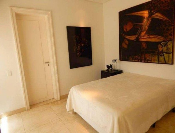 Imagem Casa com 4 Quartos à Venda, 700 m² em Vila De São Fernando - Cotia Imagem Casa com 4 Quartos à Venda, 700 m² em Vila De São Fernando - Cotia