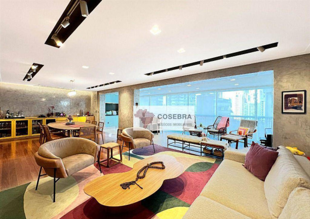 Apartamento com 3 Quartos à Venda, 226 m² em Vila Nova Conceição - São Paulo