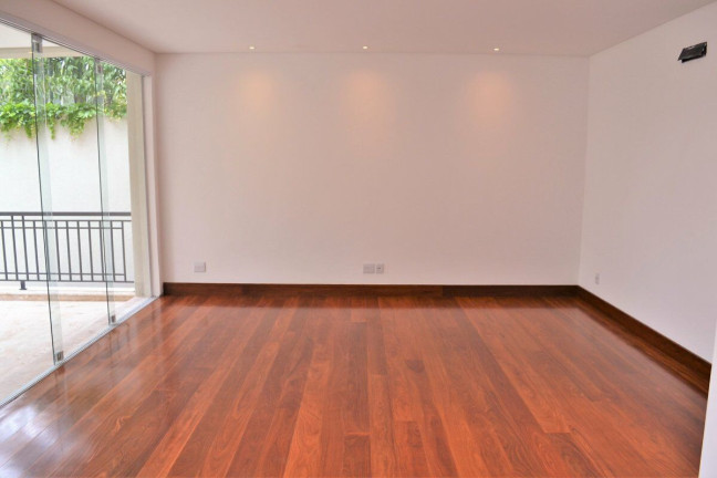 Imagem Casa de Condomínio com 4 Quartos à Venda, 747 m² em Jardim Petrópolis - São Paulo