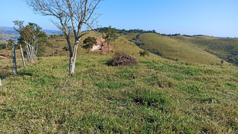 Imagem Chácara com 2 Quartos à Venda, 200 m² em Canaã - Jambeiro Imagem Chácara com 2 Quartos à Venda, 200 m² em Canaã - Jambeiro