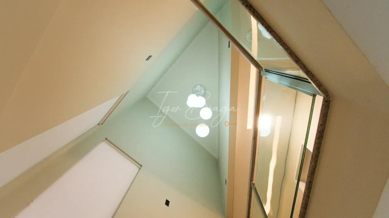 Imagem Casa com 3 Quartos à Venda, 363 m² em Butiatuvinha - Curitiba