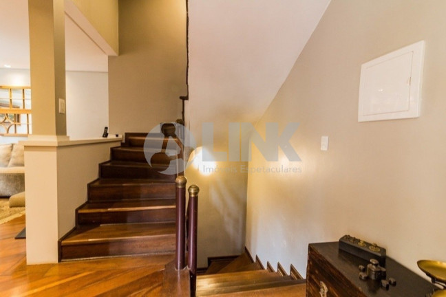 Imagem Imóvel com 4 Quartos à Venda, 199 m² em Boa Vista - Porto Alegre Imagem Imóvel com 4 Quartos à Venda, 199 m² em Boa Vista - Porto Alegre