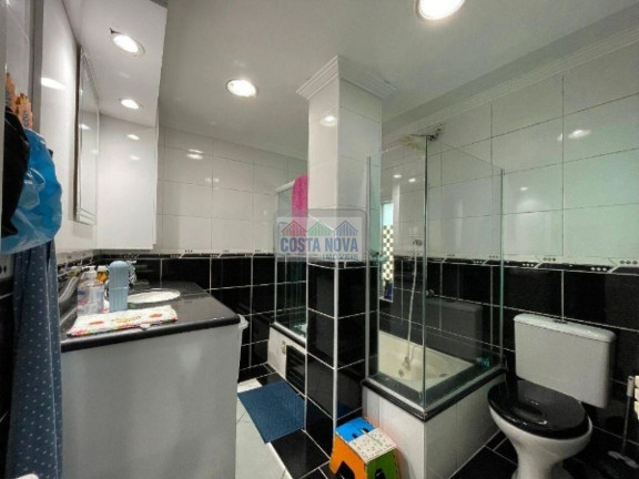 Imagem Casa com 3 Quartos à Venda, 208 m² Imagem Casa com 3 Quartos à Venda, 208 m²
