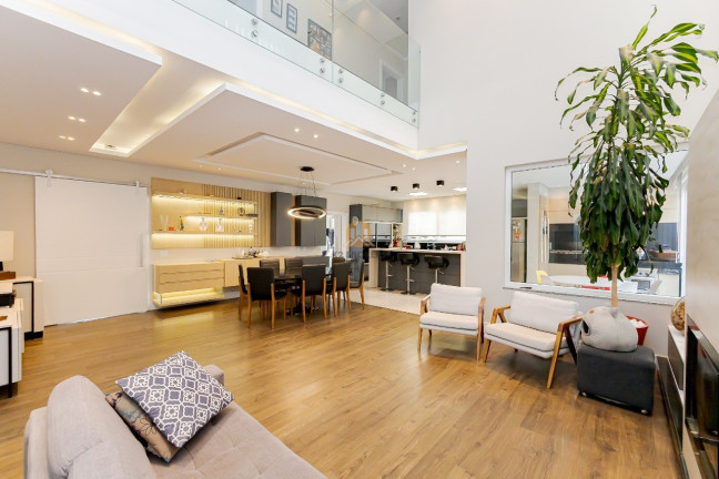 Imagem Imóvel com 4 Quartos à Venda, 450 m² em Tingui - Curitiba Imagem Imóvel com 4 Quartos à Venda, 450 m² em Tingui - Curitiba