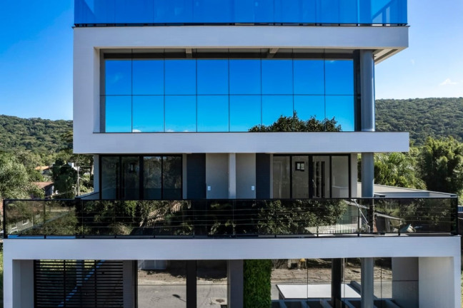 Imagem Imóvel com 2 Quartos à Venda, em Bombinhas - Bombinhas Imagem Imóvel com 2 Quartos à Venda, em Bombinhas - Bombinhas