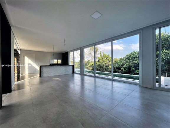 Imagem Casa à Venda, em Chácara Dos Lagos - Carapicuíba Imagem Casa à Venda, em Chácara Dos Lagos - Carapicuíba