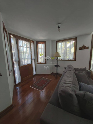 Imagem Casa com 4 Quartos à Venda, 257 m² em Alto Do Capivari - Campos Do Jordão Imagem Casa com 4 Quartos à Venda, 257 m² em Alto Do Capivari - Campos Do Jordão