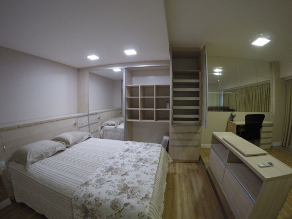 Imagem Apartamento com 1 Quarto à Venda, 79 m² em Centro Histórico - Porto Alegre Imagem Apartamento com 1 Quarto à Venda, 79 m² em Centro Histórico - Porto Alegre