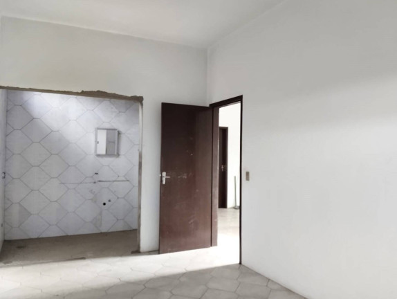 Imagem Sobrado com 8 Quartos à Venda, 250 m² em Jardim Sinhô Rollo - Iguape Imagem Sobrado com 8 Quartos à Venda, 250 m² em Jardim Sinhô Rollo - Iguape