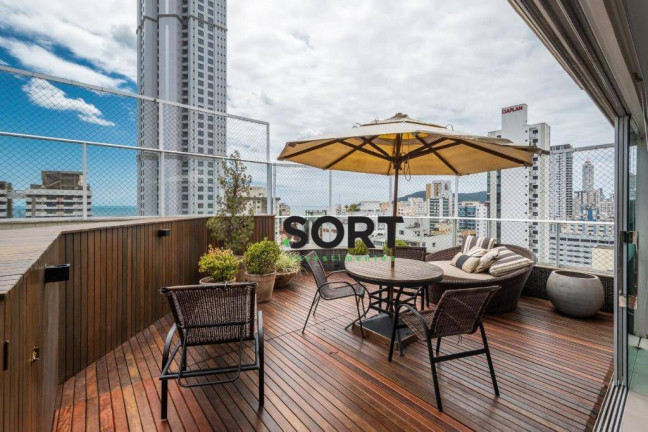 Imagem Cobertura com 3 Quartos à Venda, 253 m² em Centro - Balneário Camboriú