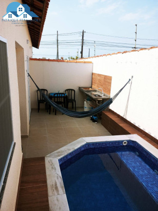 Casa de Condomínio com 2 Quartos para Temporada, 55 m² em Bopiranga - Itanhaém