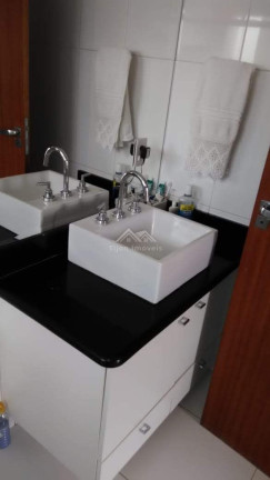 Imagem Casa de Condomínio com 3 Quartos à Venda, 300 m² em Centro - Araçoiaba Da Serra