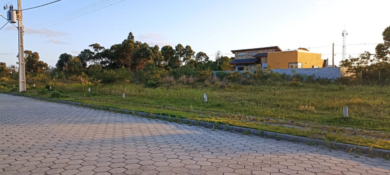 Terreno à Venda, 747 m² em Campo Duna - Garopaba