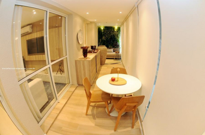 Apartamento com 2 Quartos à Venda,  em Botafogo - Rio De Janeiro