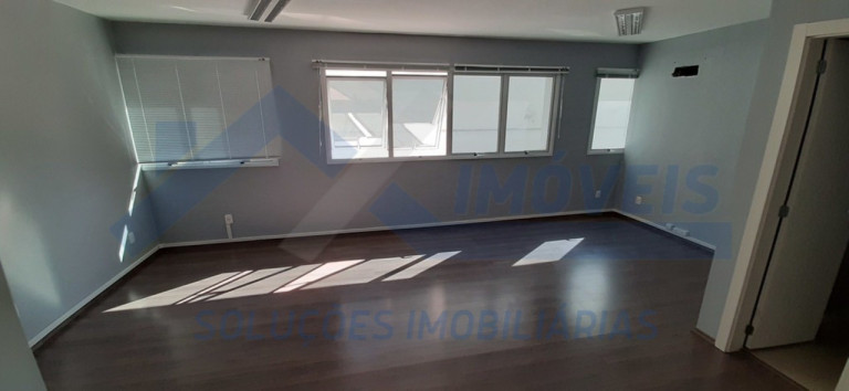 Imagem Imóvel Comercial à Venda, 32 m² em Menino Deus - Porto Alegre Imagem Imóvel Comercial à Venda, 32 m² em Menino Deus - Porto Alegre