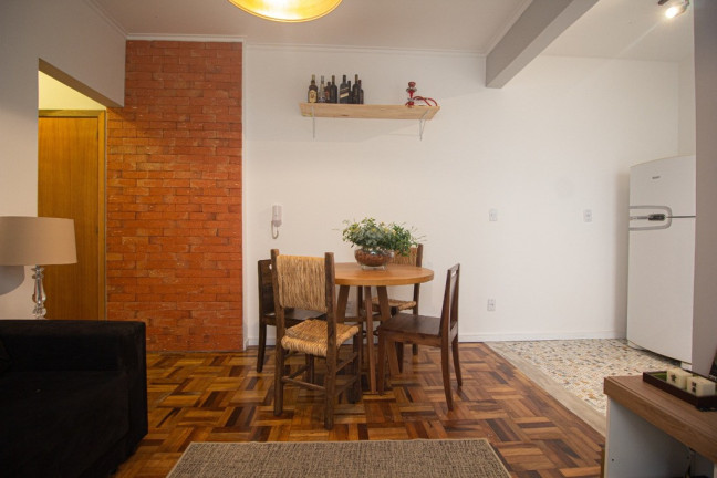 Imagem Imóvel com 1 Quarto à Venda, em Moinhos De Vento - Porto Alegre Imagem Imóvel com 1 Quarto à Venda, em Moinhos De Vento - Porto Alegre