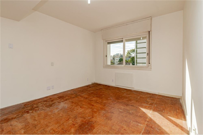 Imagem Imóvel com 3 Quartos à Venda, em Moinhos De Vento - Porto Alegre Imagem Imóvel com 3 Quartos à Venda, em Moinhos De Vento - Porto Alegre