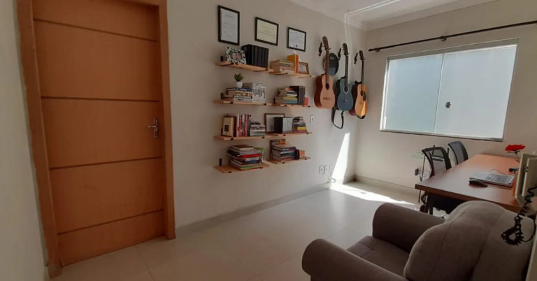 Imagem Imóvel com 
            	3             Quartos à Venda, 150 m² em 
            	Sitios Santa Luzia             - 
            	Aparecida De Goiania            