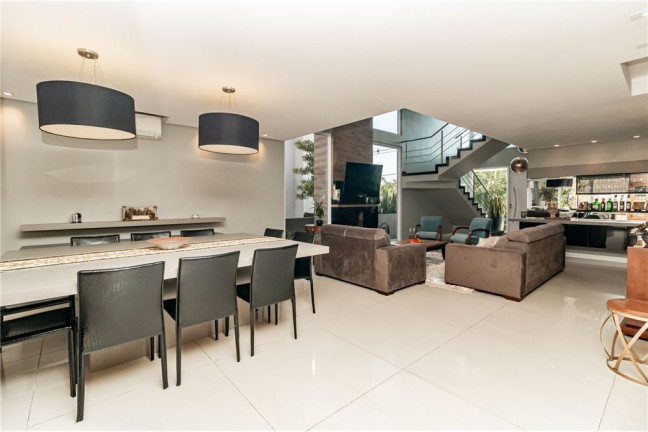 Imagem Casa com 4 Quartos à Venda, em Centro - Viamão Imagem Casa com 4 Quartos à Venda, em Centro - Viamão