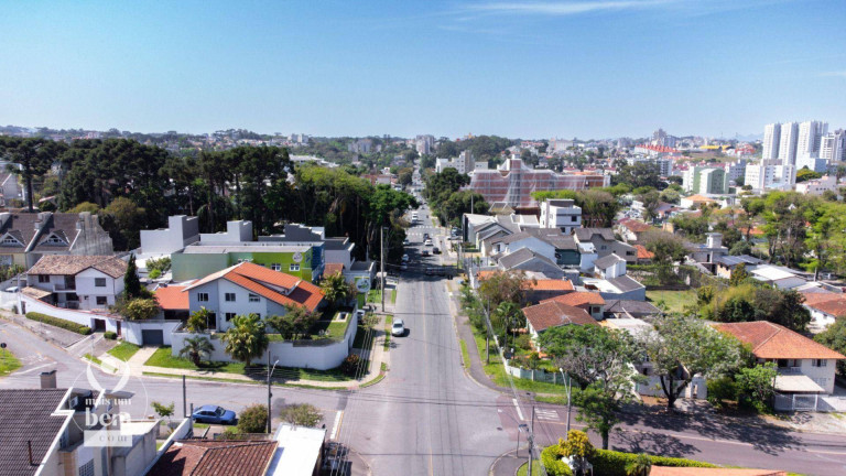 Imagem Sobrado com 3 Quartos à Venda, 189 m² em Boa Vista - Curitiba